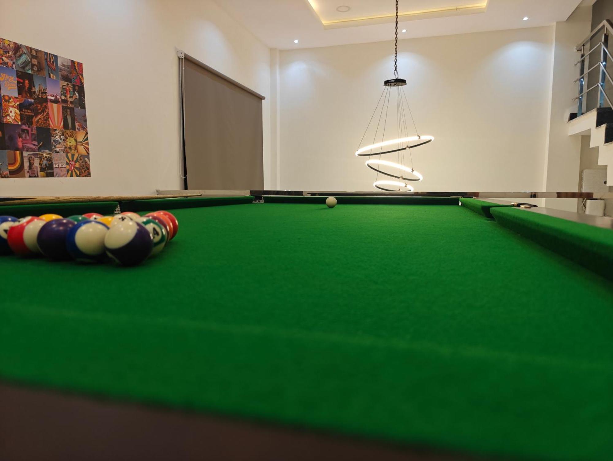 Villa Ultra Luxurious 4bhk With Swimming Pool, Jacuzzi & Pool Table *
