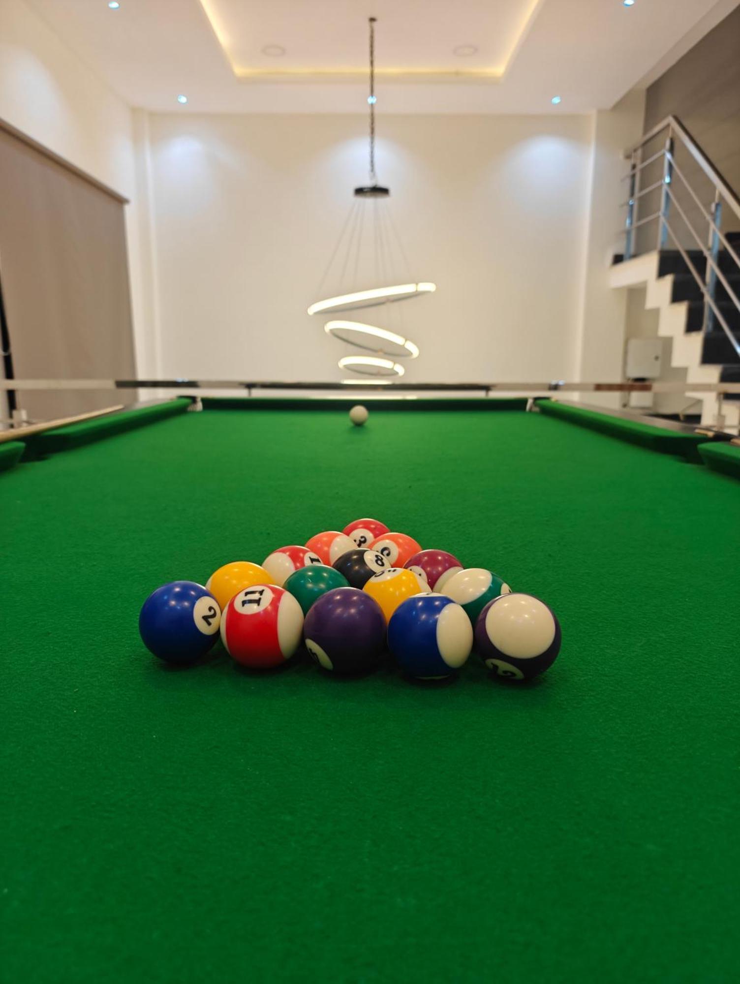 Ultra Luxurious 4bhk With Swimming Pool, Jacuzzi & Pool Table