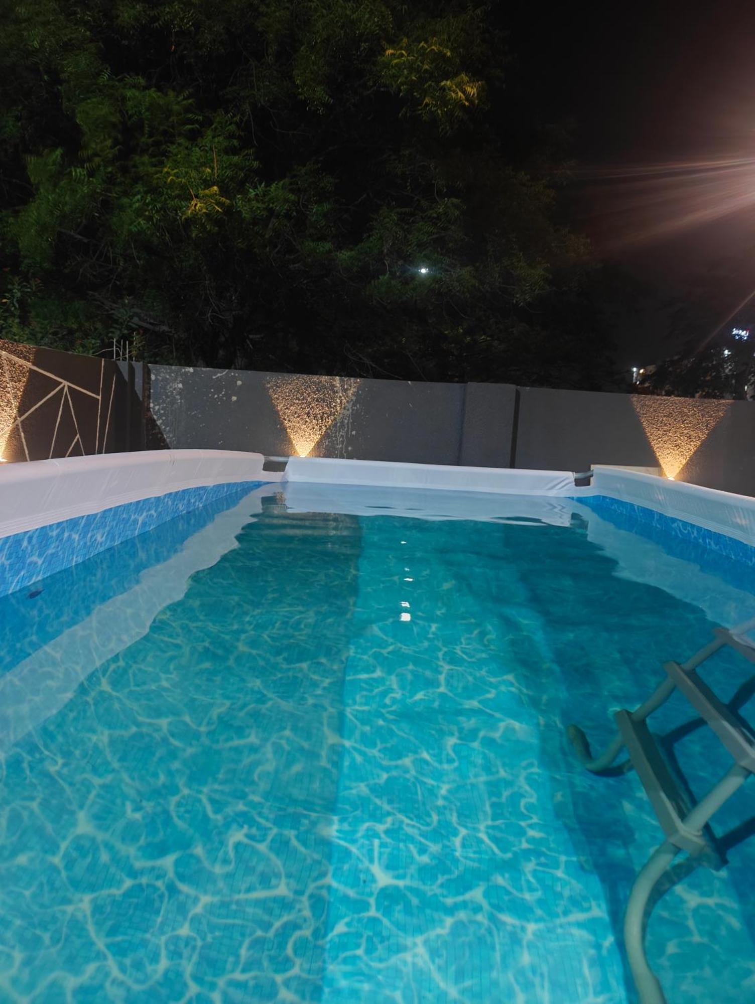 Ultra Luxurious 4bhk With Swimming Pool, Jacuzzi & Pool Table Villa Indore